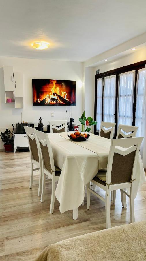 Leto House Apartment Targu Jiu Bagian luar foto