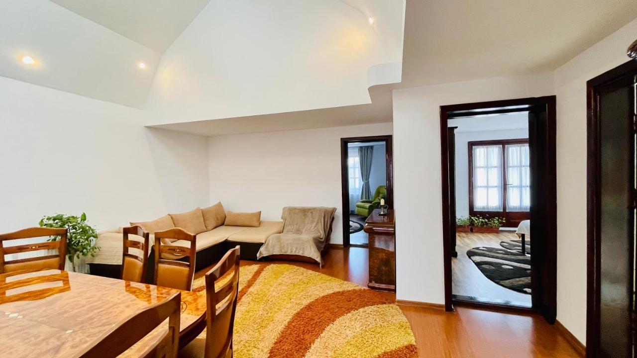 Leto House Apartment Targu Jiu Bagian luar foto