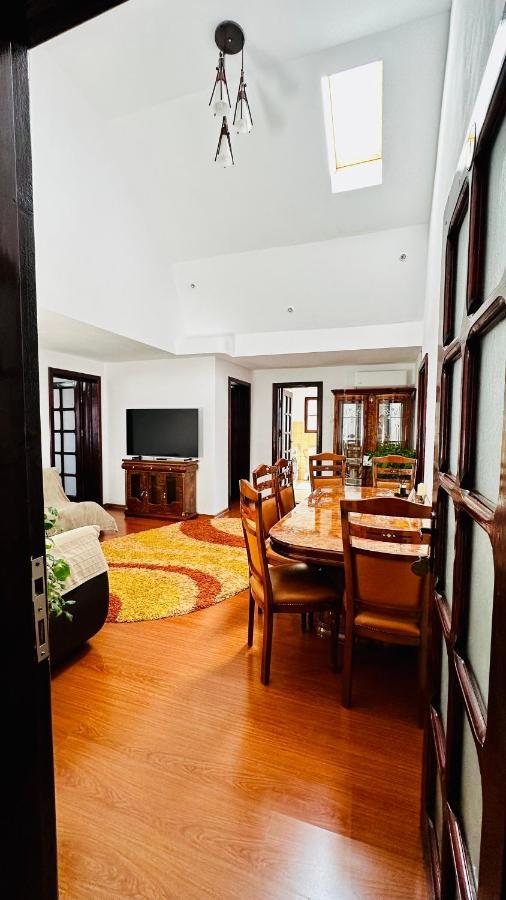 Leto House Apartment Targu Jiu Bagian luar foto