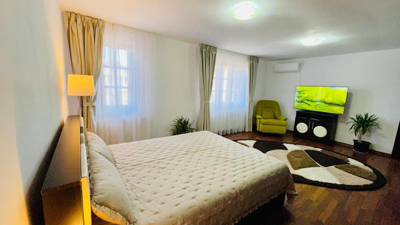Leto House Apartment Targu Jiu Bagian luar foto