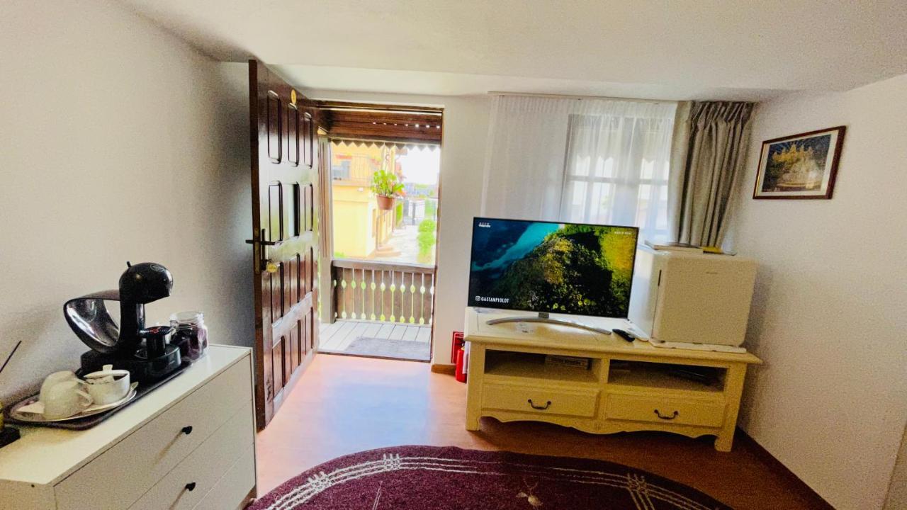 Leto House Apartment Targu Jiu Bagian luar foto