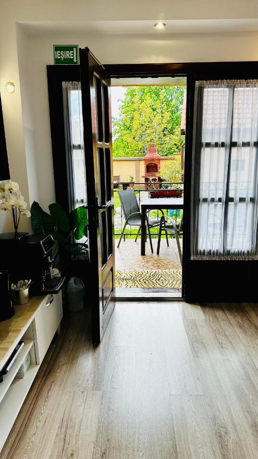 Leto House Apartment Targu Jiu Bagian luar foto