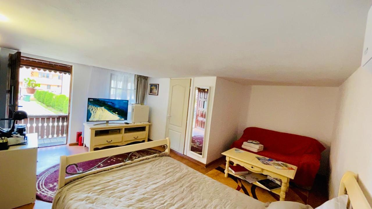 Leto House Apartment Targu Jiu Bagian luar foto